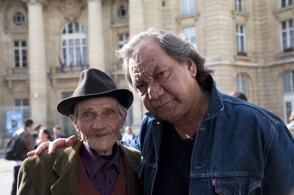 Le cineaste Tony Gatlif.
+Roma Pride+ place du Pantheon rassemblement contre la dicrimination des gens du voyage ( Roms, tziganes, manouches, gitans, sintins, yeniches).Le 07 octobre 2012.Paris.