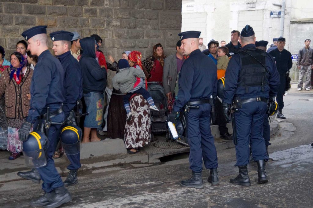 Des familles d'origine roms ont ete expulses d'un bidonville a Stains en Seines st Denis